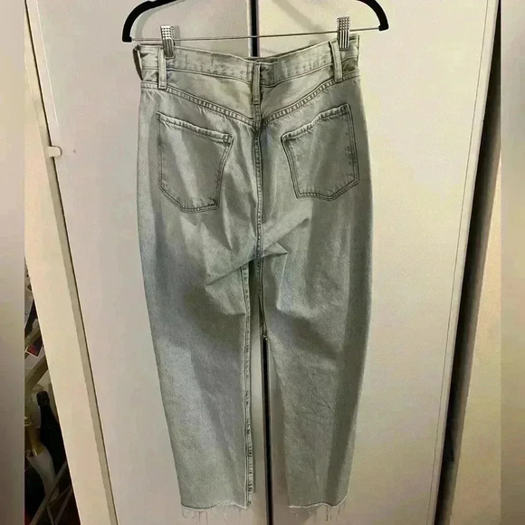 Frame Le Jane cropped jeans in a light wash. - Picture 7 of 8